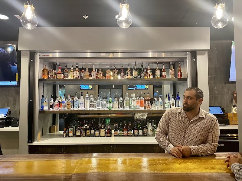 Hive 435 Taphouse