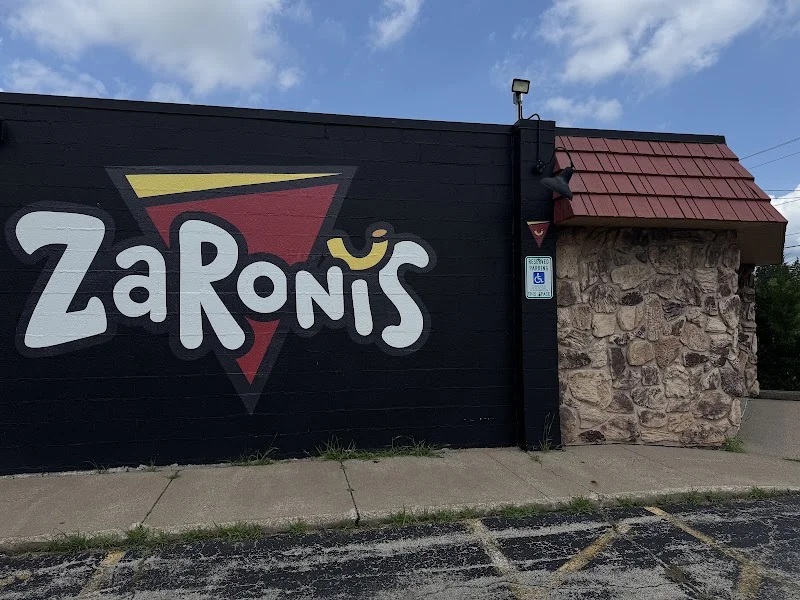 Zaronis Pizza